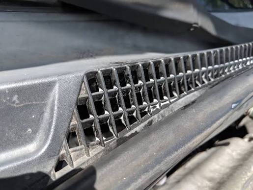 Dusty vent plastics